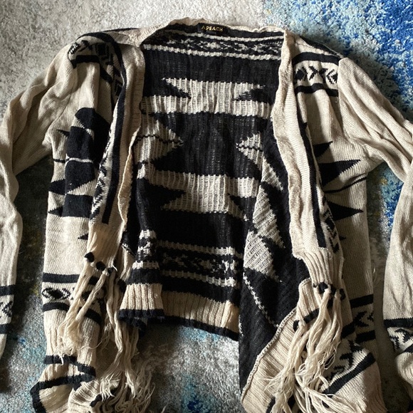 Apeach Sweaters - Cardigan